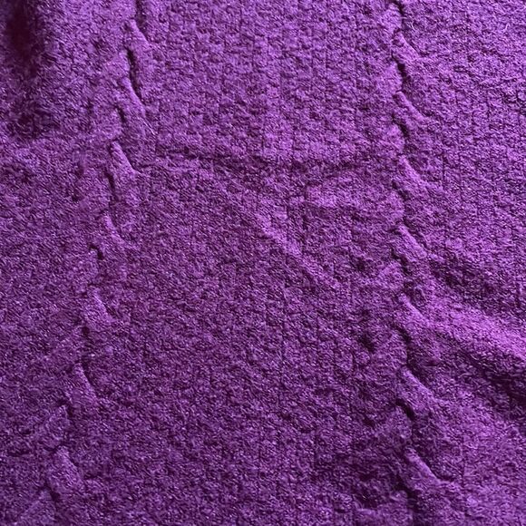 Cyrus Modern High Low Cable Knit Sweater - Picture 5 of 8